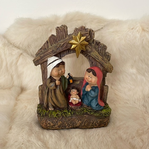Super Cute Little Manger Scene - Picture 1 of 4